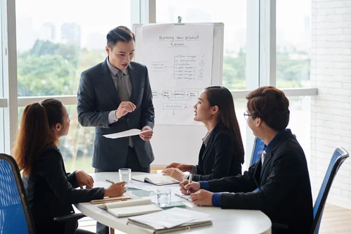 Chủ tịch Hội đồng quản trị không được kiêm nhiệm chức danh Tổng Giám đốc trong cùng một công ty đại chúng